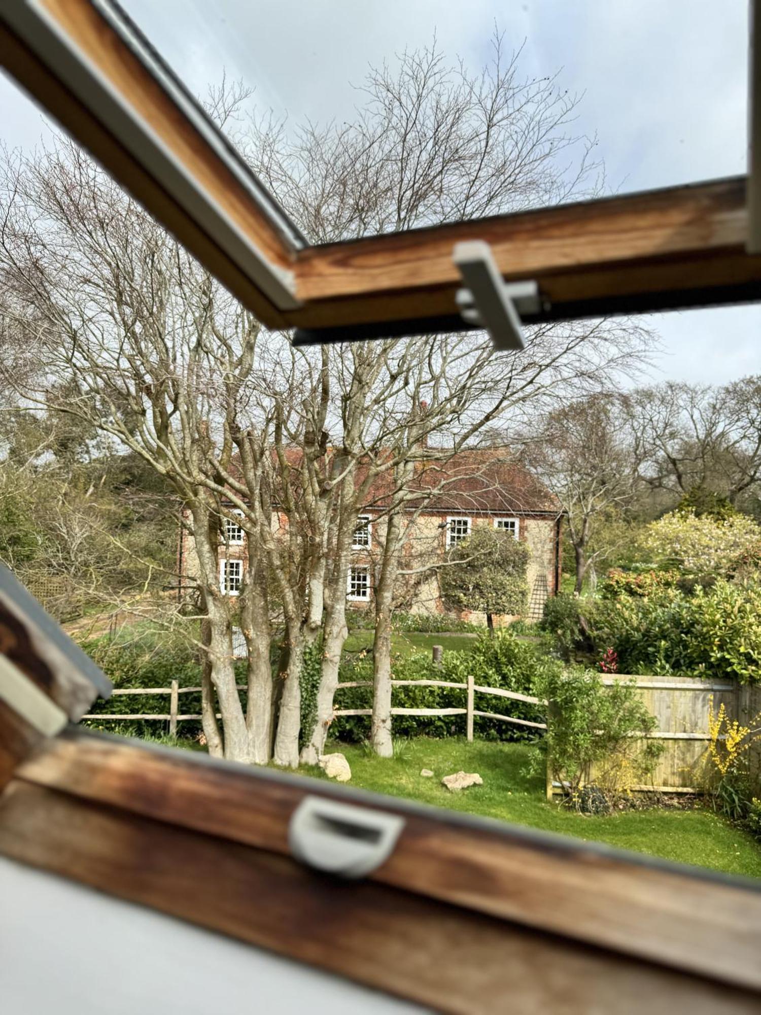 'Bramley Fall Cottage' ' On Site Ev Point - Attached Cottage,3 Separate Bedrooms -1 On Ground Level, Sleeps 6, 2 Bathrooms, Sandy Wittering Beach 8Min Drive, Rural Location, Child Friendly, Small Breed Dog Friendly, Private Parking Chichester Exterior foto